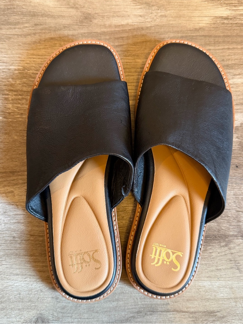 Sofft Noble Leather Slides - Picture 7 of 10